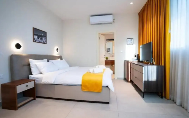 Roots Boutique Hotel