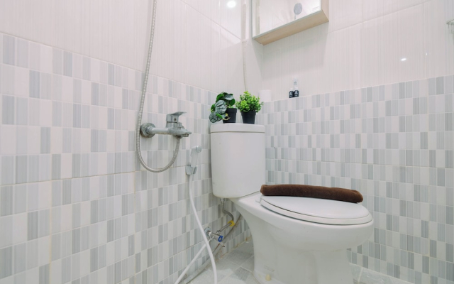 Compact Warm 2Br At Green Pramuka City Apartment