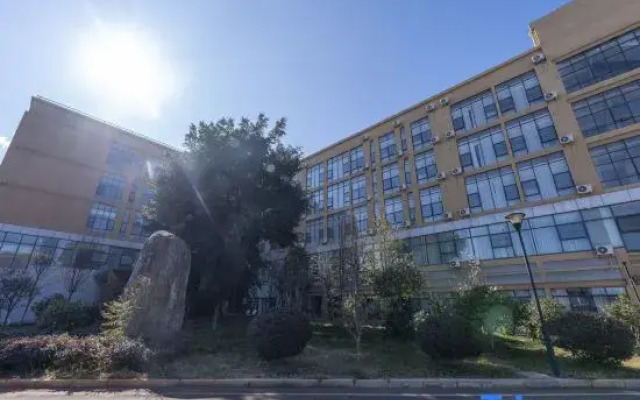 Dali Cinnie Garden Hotel (Airport Branch)