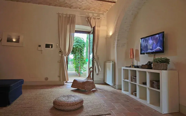 Modern Holiday Home in Foligno - Loc. With Pool