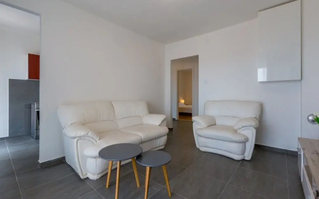 Apartments Azzaro