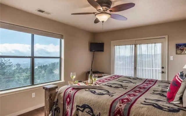 2 Spirit Lodge - Two Bedroom Cabin with Hot Tub