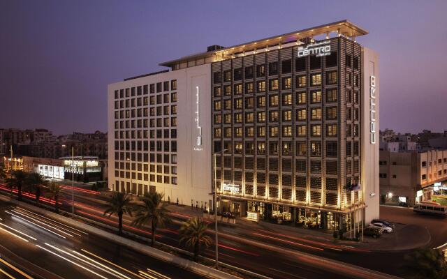 Отель Centro Salama Jeddah by Rotana вид на фасад