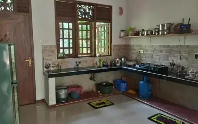 Sasmika Villa Surf And Yoga Hostel