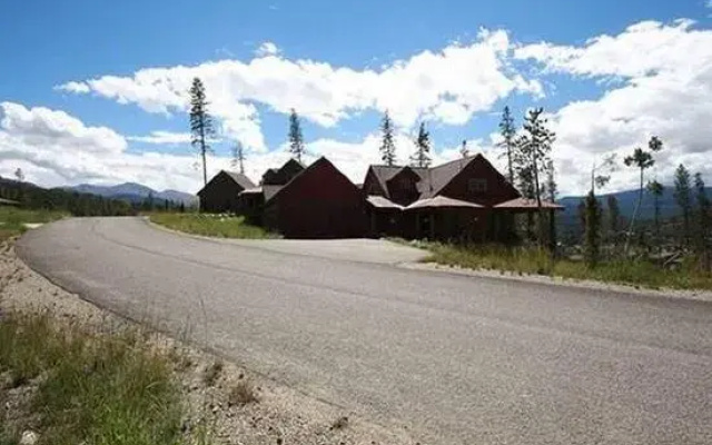 1345 Rendezvous Cabin