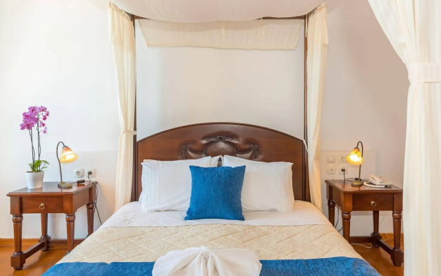Amphora Hotel