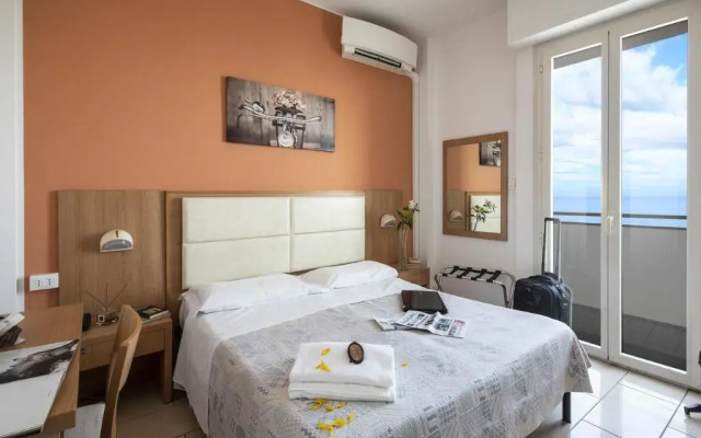 Amadei Hotel Figaro & Apartments