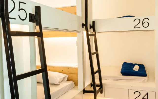 Travel Light Hostel Pattaya