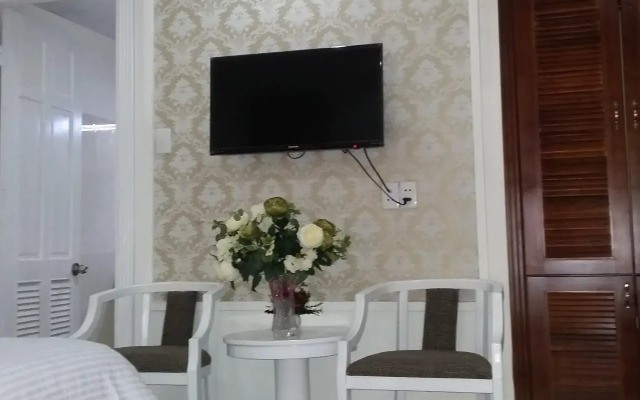 Mi Lan 2 Oriental Hotel