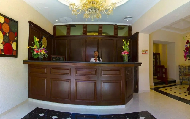 Hotel Plaza Colonial