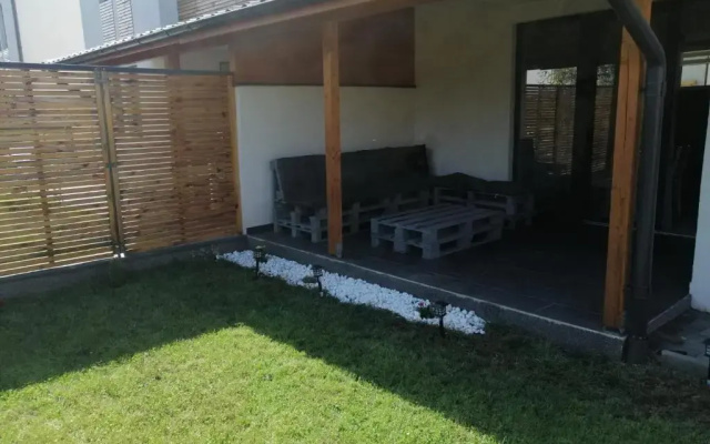 V&V House