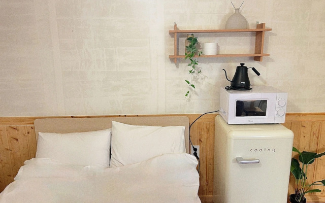 Jnineguesthouse