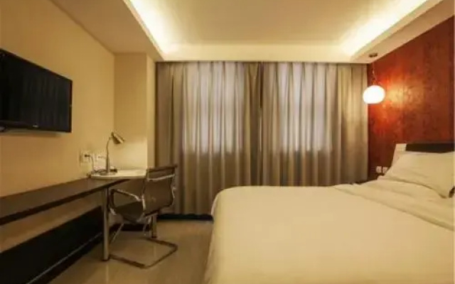 Home Inn Neo (Shanghai New International Expo Center, Yanggao South Road Metro Station)