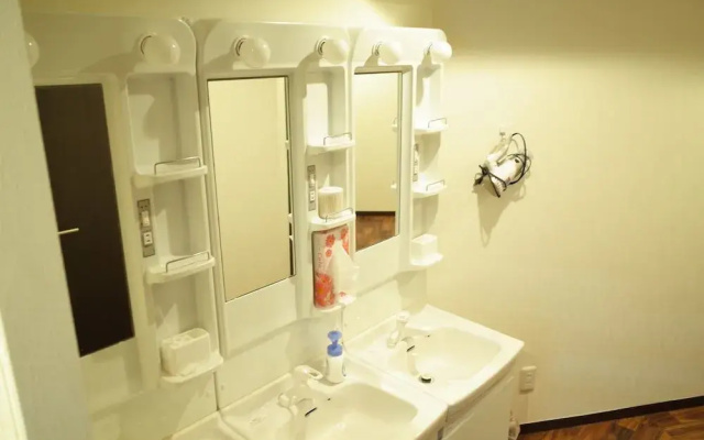 bnb+ Shinjuku Castle - Hostel