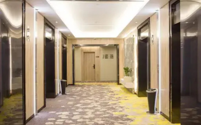 Youth Sunshine Hotel (Xiangtan Gaoxin Wanda Plaza)