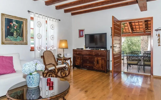 Amazing Home in Lozovac With Wifi and 3 Bedrooms