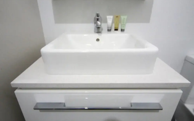 Seafield Tower Glenelg Apartment no 1