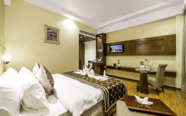 Clarion Inn