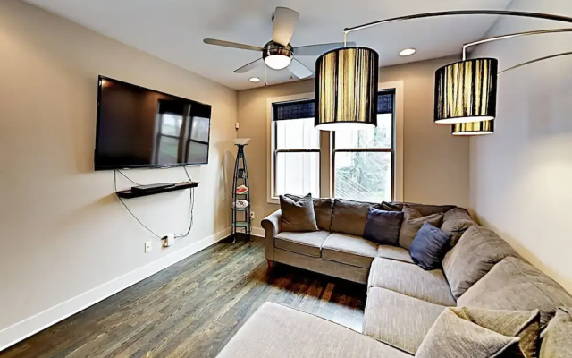 Modern WeHo Apt 8 - 3 Br Townhouse