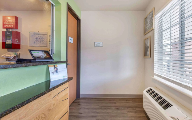 Extended Stay America Select Suites Gainesville