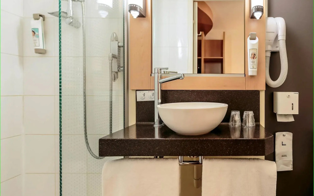 Ibis Clermont Ferrand A71 A75 La Meridienne