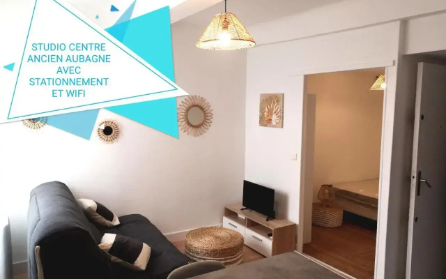 STUDIO Aubagne Centre ancien avec STATIONNEMENT