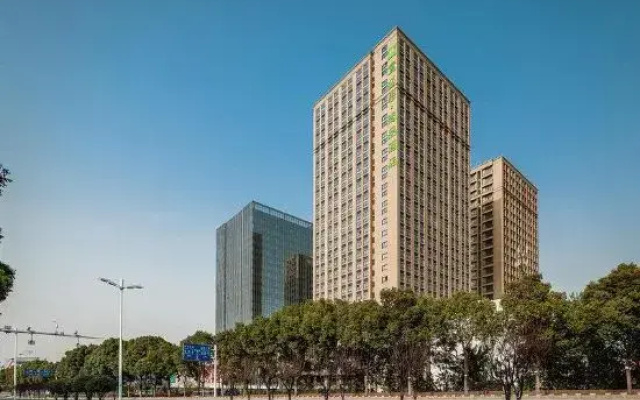 Cuiping Crystal Shangpin Hotel (Nanjing Xingang Cuiping Crystal Plaza Branch)