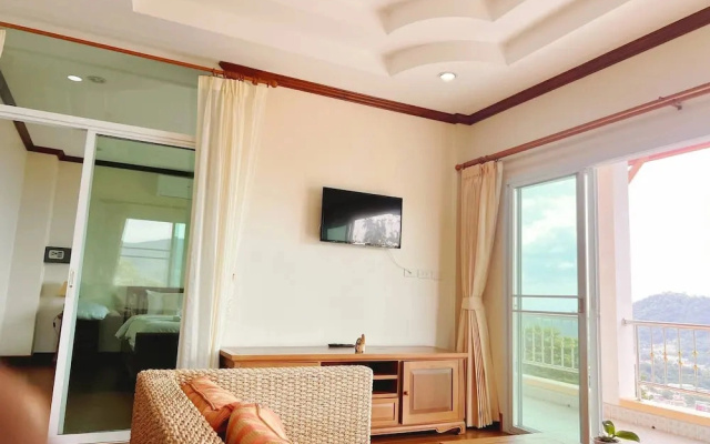 Entire Boho Luxe Villa & Spa Overlooking Patong
