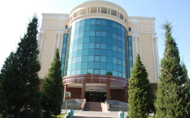 Registan Plaza Hotel вид на фасад