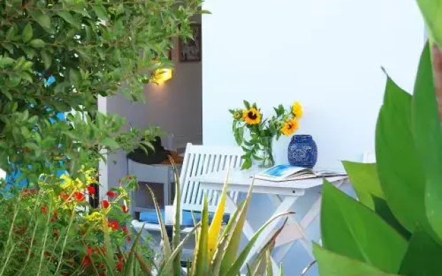 Almiris Seaside Apartments