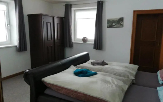 2 Zimmerwohnung Mit Kuche U. Bad