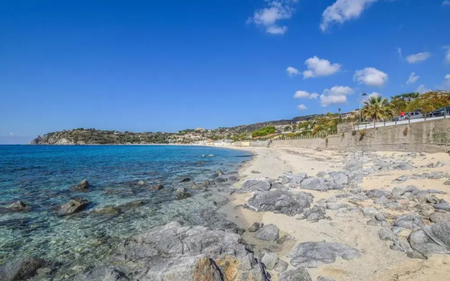Nice Apartment in Ricadi With Outdoor Swimming Pool, Jacuzzi and Wifi