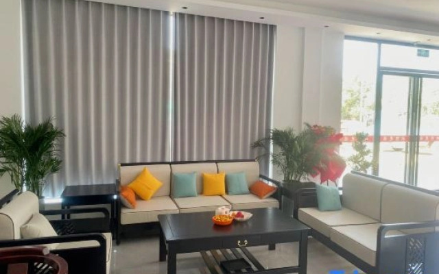 Jinglu Homestay