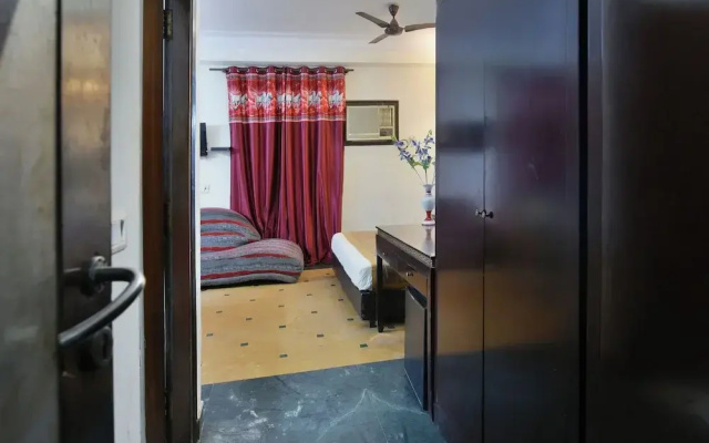 Hotel Revels By A1Rooms