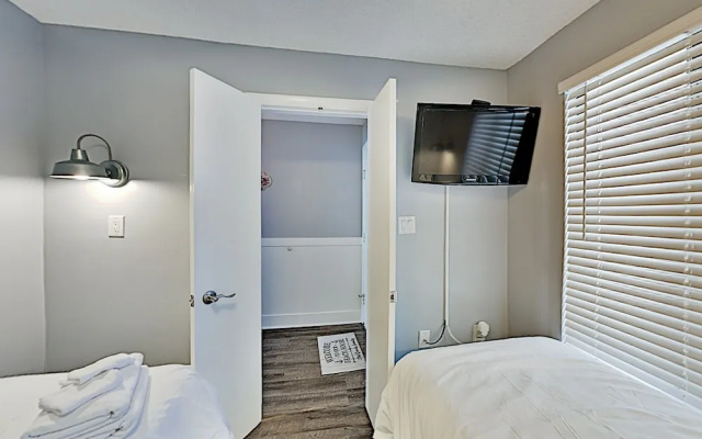 1005wate 3 Bedroom Condo