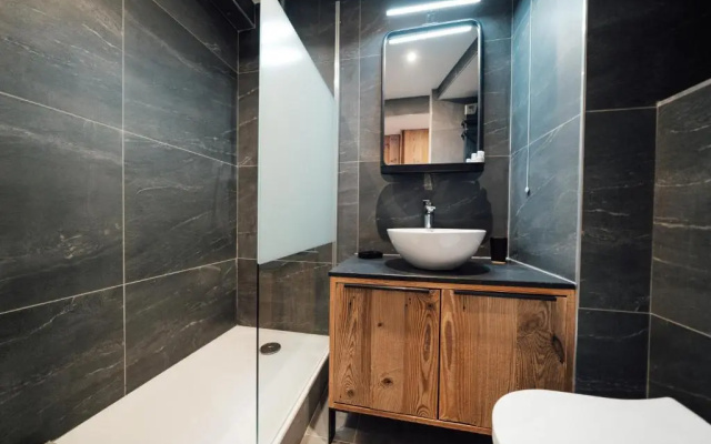 Studio Interlude by ExplorHome