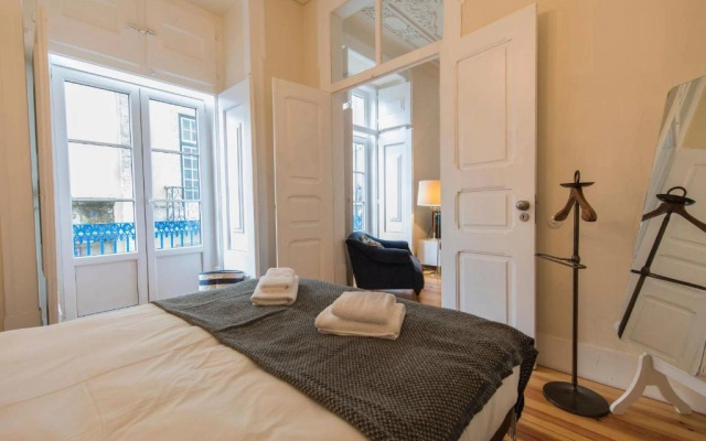 Lovelystay - Cozy Duplex Home in Alfama