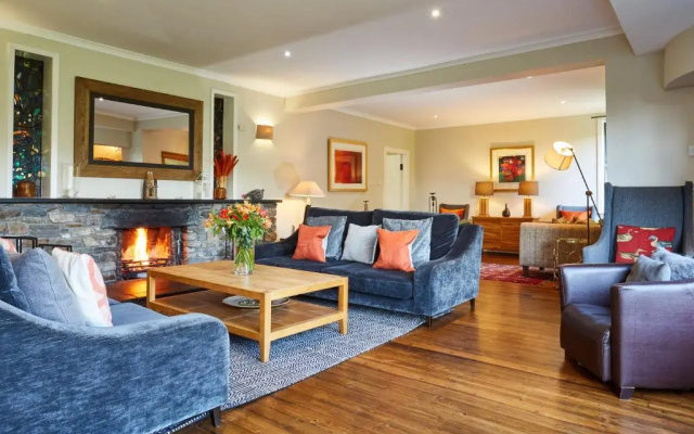 LOCH TAY HIGHLAND LODGES and GLAMPING PARK