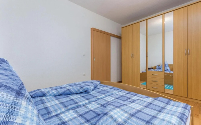 Stunning Home in Kapelica With Wifi and 4 Bedrooms