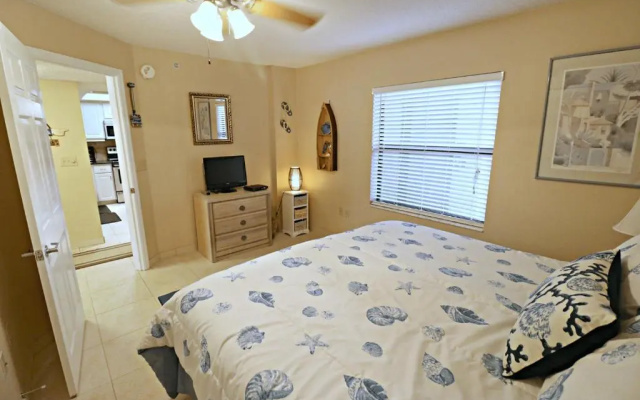 Ocean Village Club I15
