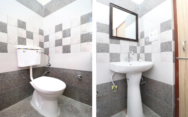 OYO 36827 Hotel B Town