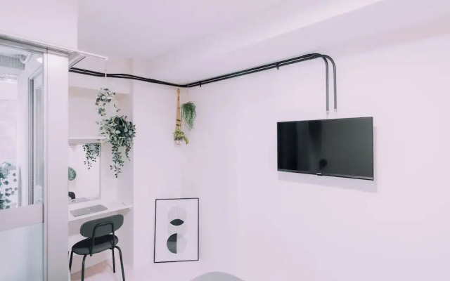 Minimalist Loft 201