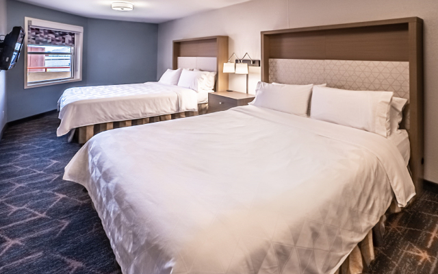 Holiday Inn Hotel & Suites Osoyoos by IHG
