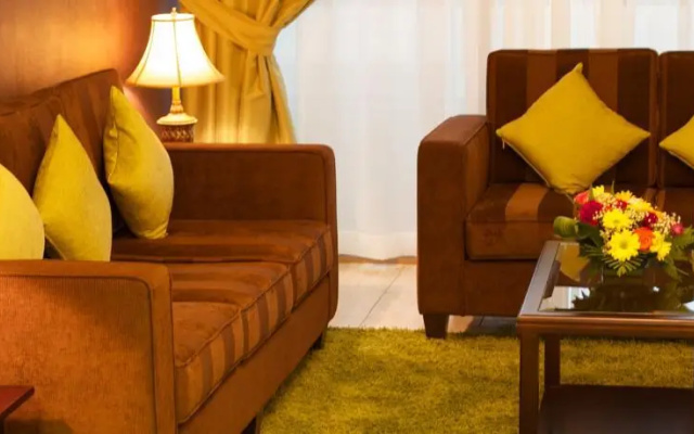 Oasis Court Hotel Apartments