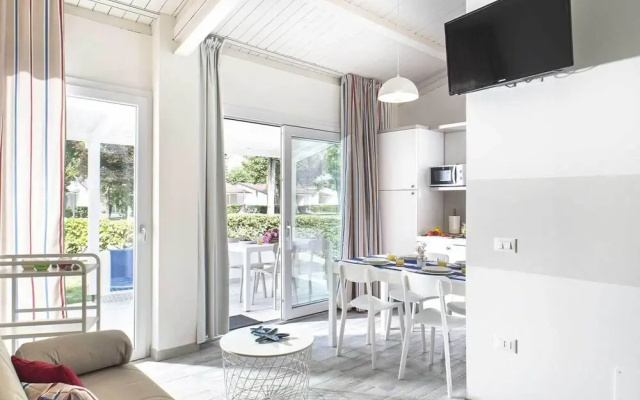 Bungalow in Caorle With Garden Furniture