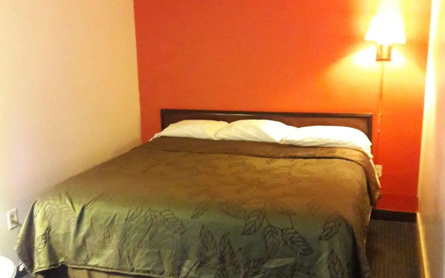 OYO Palm Leaf Motel