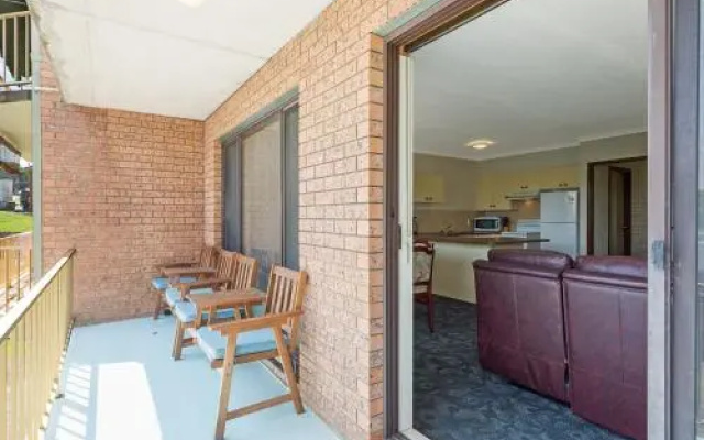 1/2 Harrington Rd