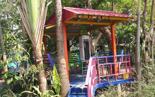 Lamom Resort