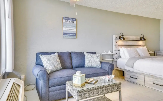 Breezy Daytona Beach Studio w/ Balcony & Views!