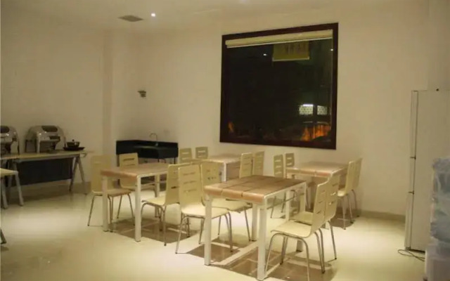 GreenTree Inn Guangzhou Baiyun West Huangshi Road Express Hotel